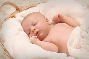 Korte slaapjes bij een pasgeboren baby